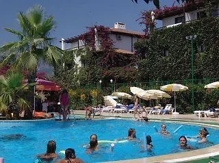 Titan Club Ultra 4*